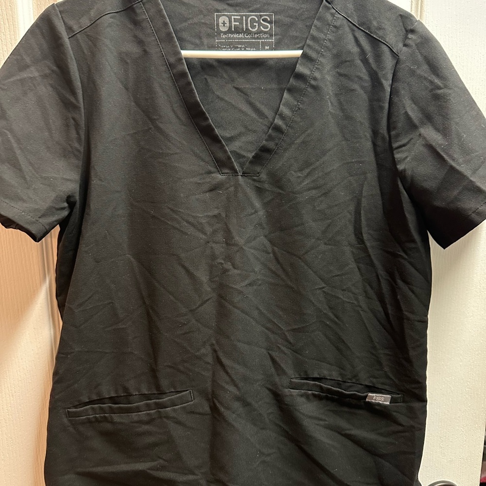 Figs unisex Classic Black V-Neck Shirt size M/ NWOT 952